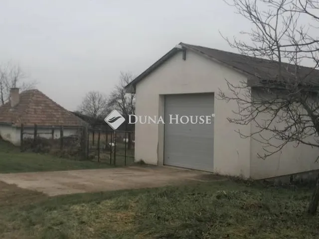 Eladó mezőgazdasági ingatlan Vérteskethely 6139 nm