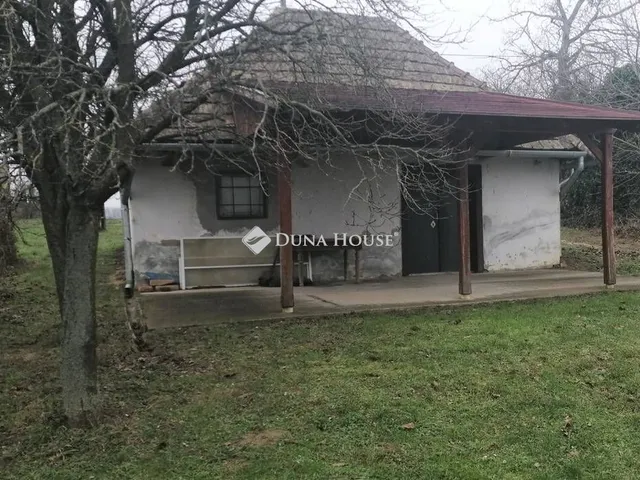 Eladó mezőgazdasági ingatlan Vérteskethely 40 nm