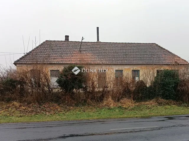 Eladó ház Lovászpatona, Kossuth Lajos utca 103 nm