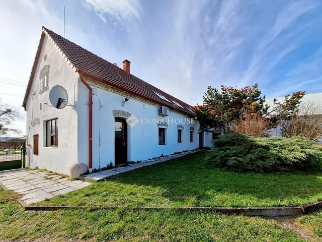 Eladó kereskedelmi és ipari ingatlan Győrasszonyfa 3106 nm