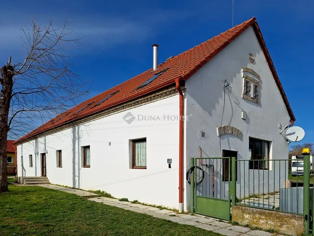 Eladó kereskedelmi és ipari ingatlan Győrasszonyfa 3106 nm