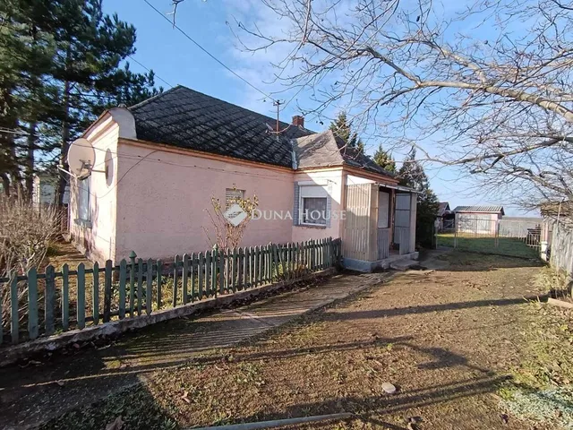Eladó ház Bakonybánk 75 nm