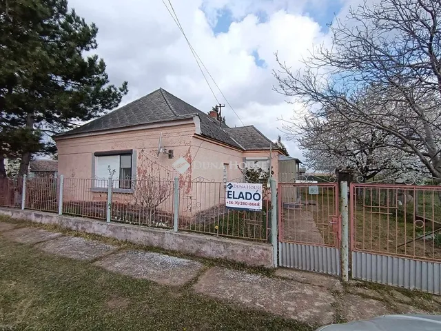 Eladó ház Bakonybánk 75 nm