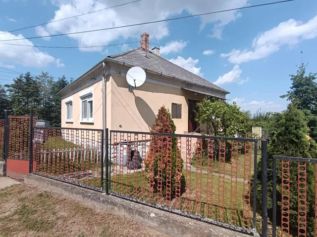 Eladó ház Bakonybánk 68 nm