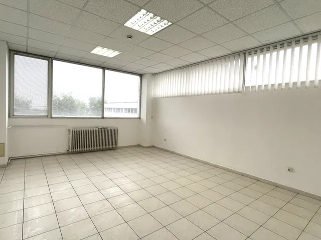 Kiadó kereskedelmi és ipari ingatlan Győr 25 nm