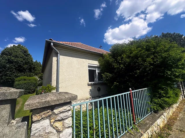 Eladó ház Gyömöre 70 nm