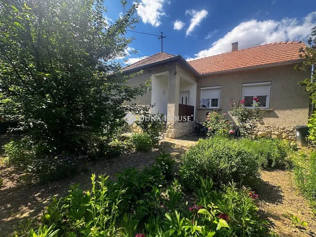 Eladó ház Gyömöre, Ady Endre utca 70 nm