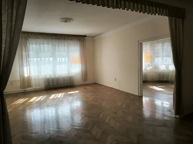Eladó lakás Győr 95 nm