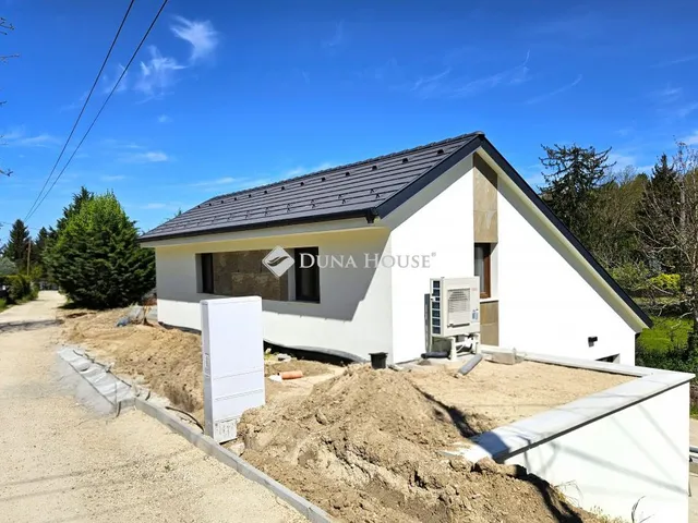 Eladó ház Győrújbarát, Ibolya utca 120 nm