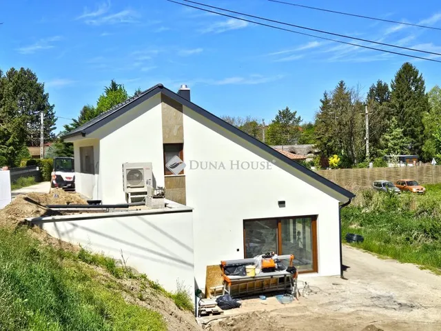 Eladó ház Győrújbarát, Ibolya utca 120 nm