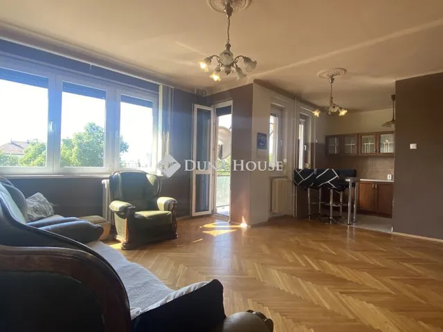 Eladó lakás Győr 72 nm