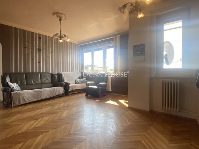 Eladó lakás Győr 72 nm