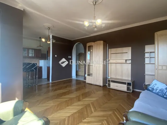 Eladó lakás Győr 72 nm
