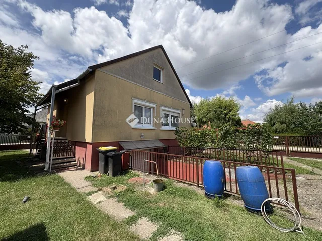Eladó ház Ács, Győri utca 88 nm