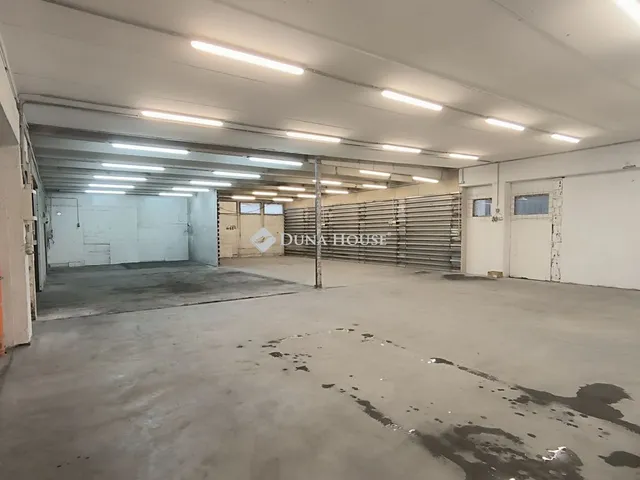 Kiadó kereskedelmi és ipari ingatlan Győr 300 nm