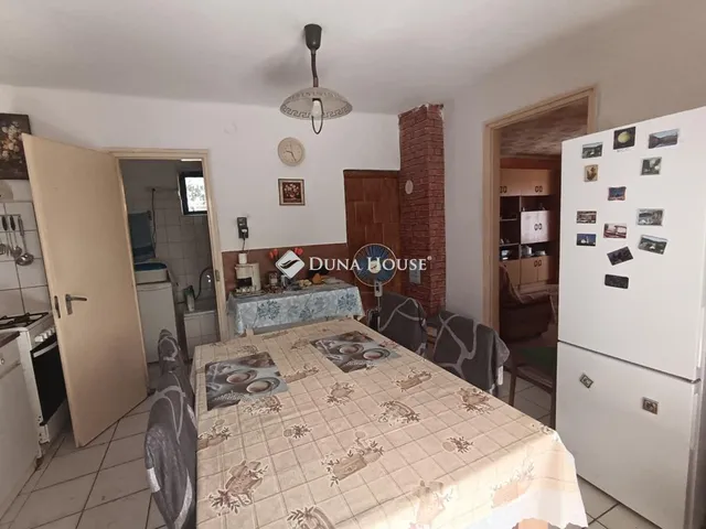 Eladó ház Bakonyszombathely, Szabadság utca 50 nm