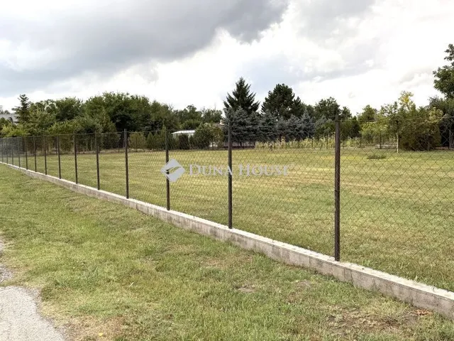 Eladó telek Makád, Petőfi utca 1600 nm