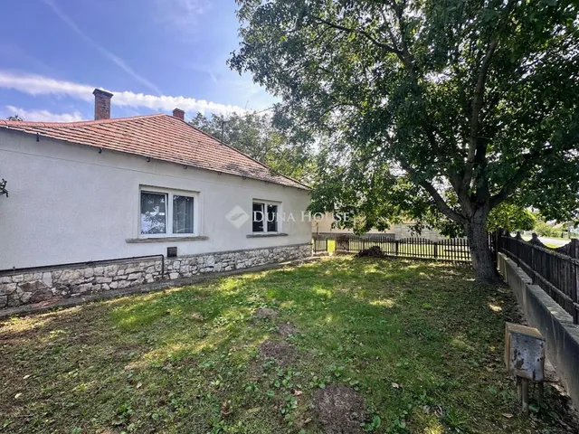 Eladó ház Gyömöre 106 nm