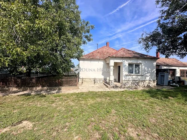 Eladó ház Gyömöre 106 nm