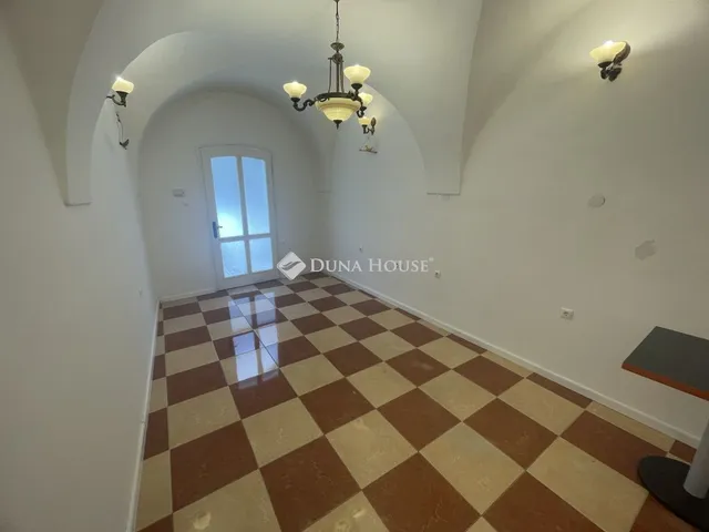 Eladó lakás Győr 32 nm