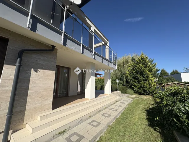 Kiadó lakás Győr, Jégmadár utca 130 nm