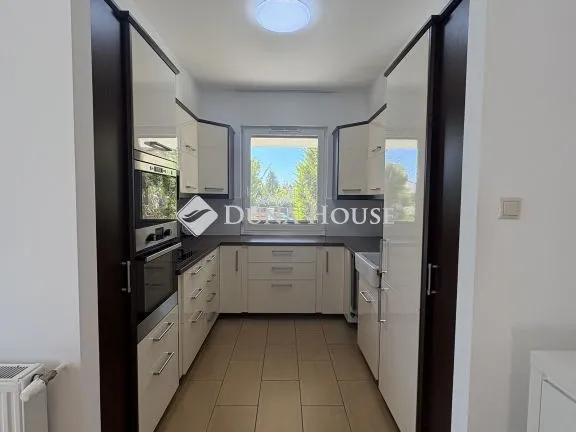 Kiadó lakás Győr, Jégmadár utca 130 nm