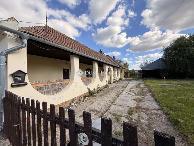 Eladó ház Mecsér 140 nm
