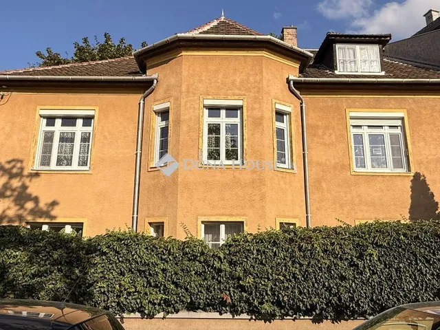 Eladó lakás Győr, Dugonics utca 131 nm