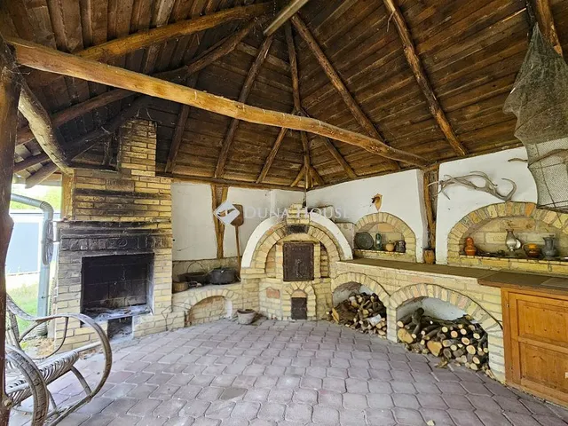 Eladó mezőgazdasági ingatlan Fadd 2400 nm