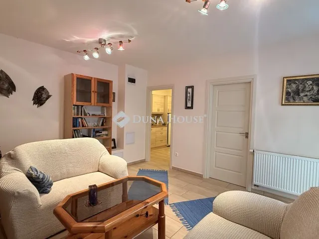 Kiadó kereskedelmi és ipari ingatlan Győr 38 nm