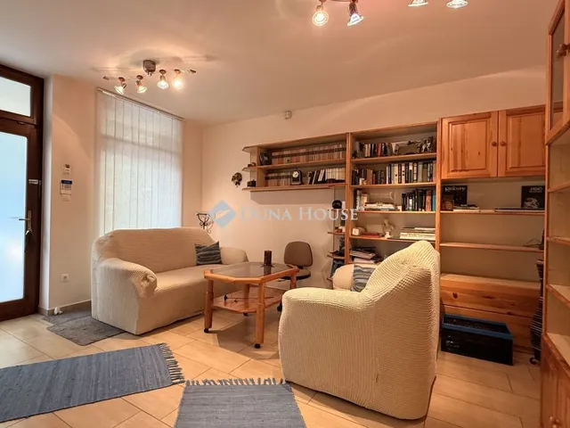 Kiadó kereskedelmi és ipari ingatlan Győr, Dembinszky utca 38 nm