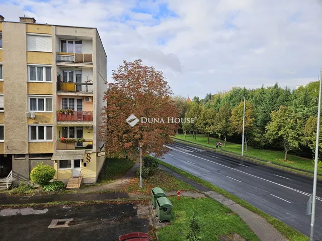Eladó lakás Tata, Keszthelyi út 53 nm