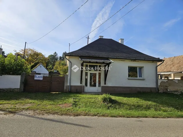 Eladó ház Bakonyszentlászló 136 nm