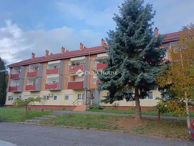 Eladó lakás Bakonyszentlászló 29 nm
