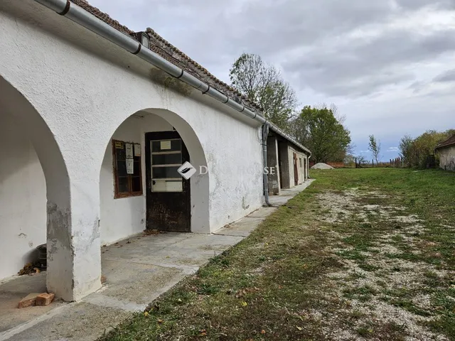 Eladó ház Lovászpatona 163 nm