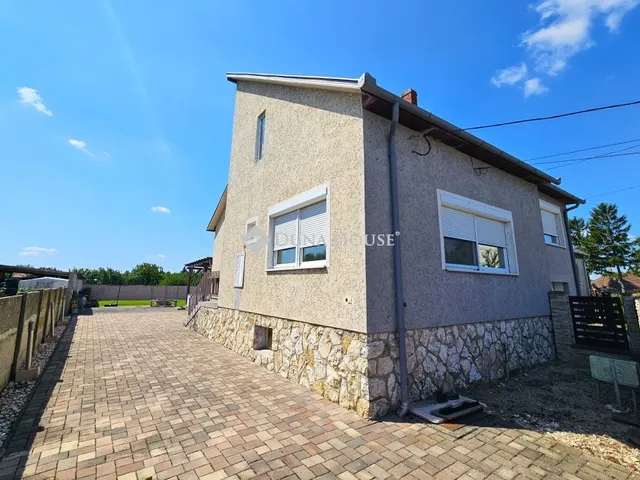 Eladó ház Kóny, Kazinczy utca 170 nm