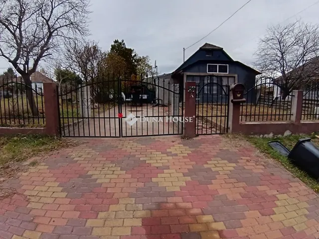 Eladó ház Kisbér, Dohány utca 70 nm