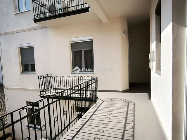 Eladó lakás Győr 69 nm