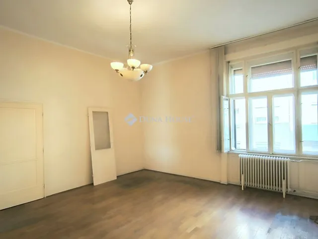 Eladó lakás Győr 69 nm