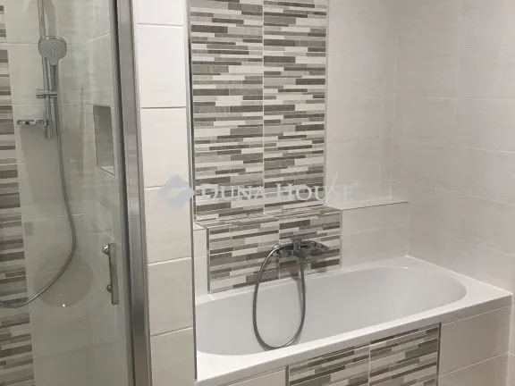 Kiadó lakás Győr, Attila utca 64 nm