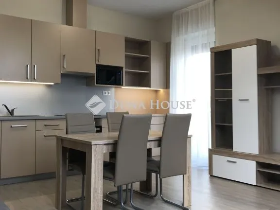 Kiadó lakás Győr, Attila utca 64 nm