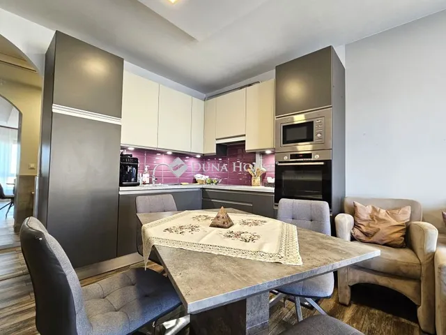 Eladó lakás Győr, Zrínyi utca 65 nm