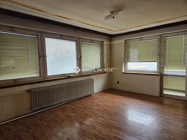 Eladó ház Abda, Bécsi utca 240 nm