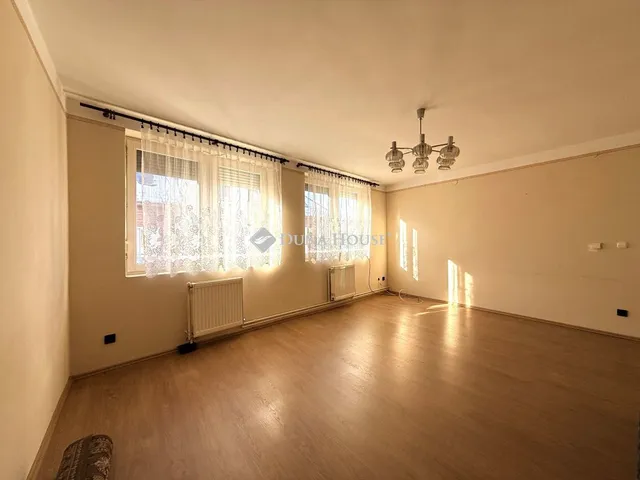 Eladó lakás Győr, Akác tér 55 nm