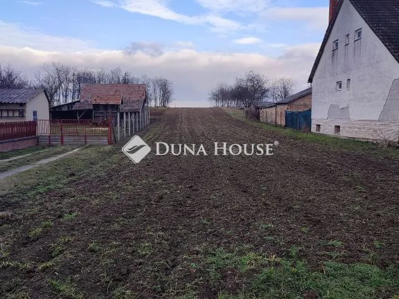 Eladó telek Tápszentmiklós 1388 nm
