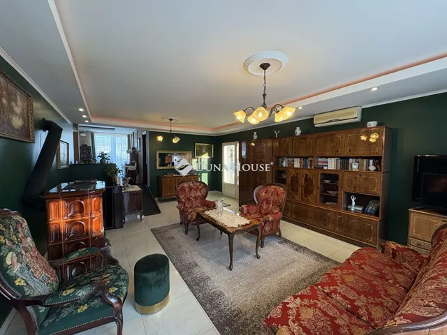 Eladó ház Győrújbarát 212 nm