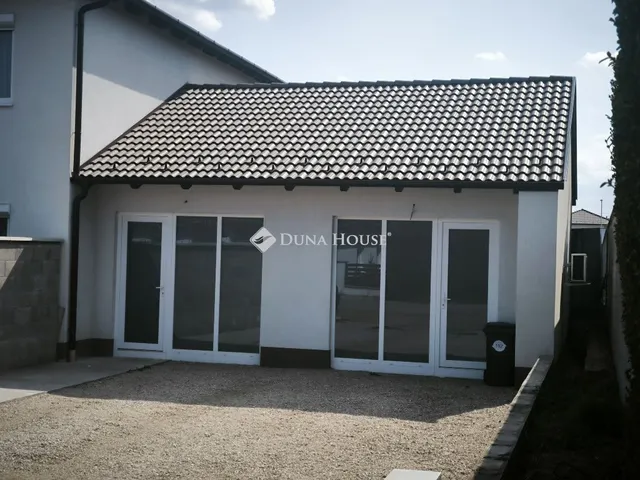Eladó kereskedelmi és ipari ingatlan Győr 47 nm