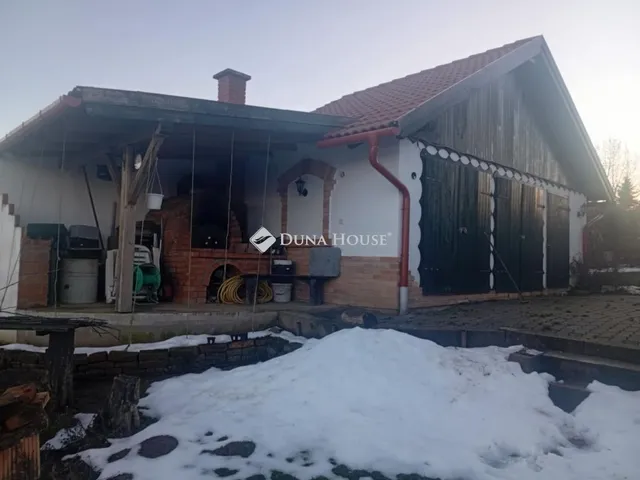 Eladó ház Aka, Ady Endre utca 58 nm