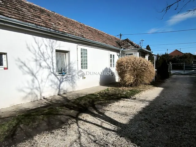 Eladó ház Koroncó 80 nm