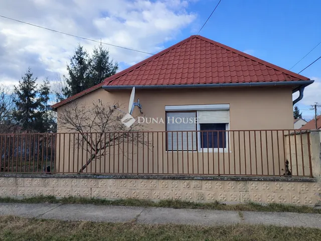 Eladó ház Mecsér 68 nm